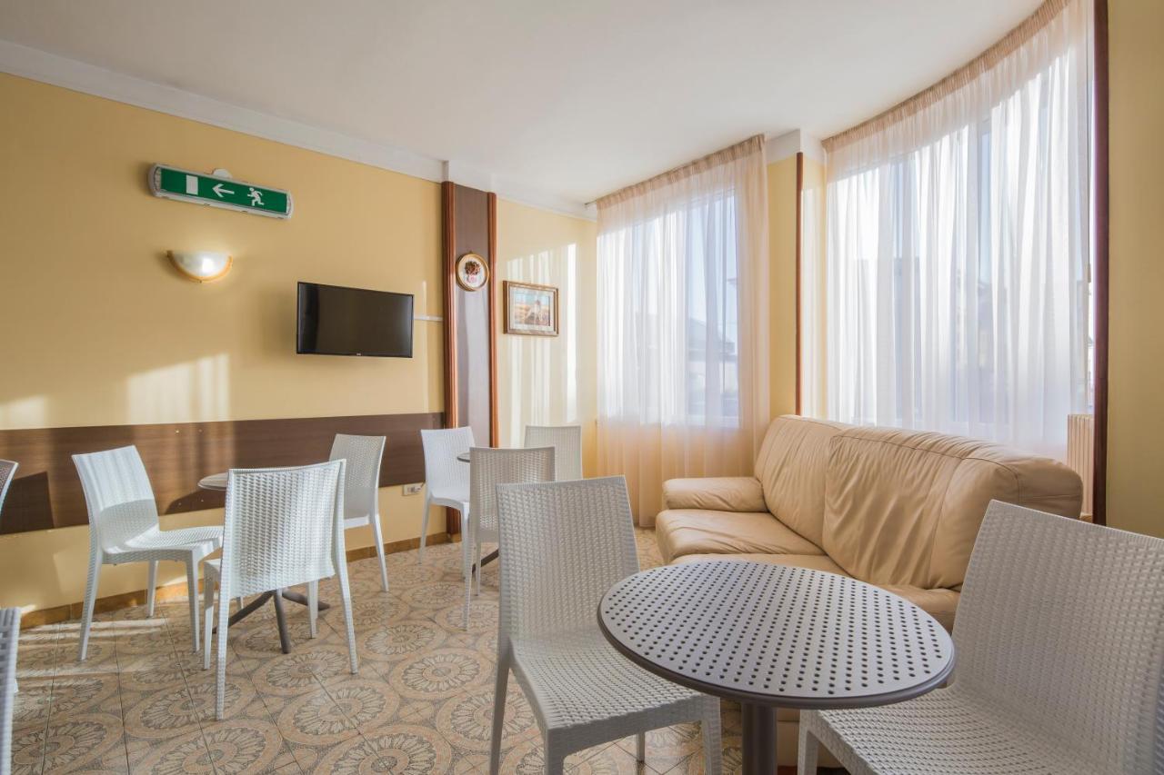 בטיפאליה Hotel Rosy מראה חיצוני תמונה