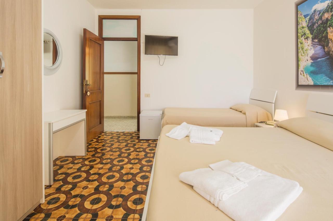 בטיפאליה Hotel Rosy מראה חיצוני תמונה