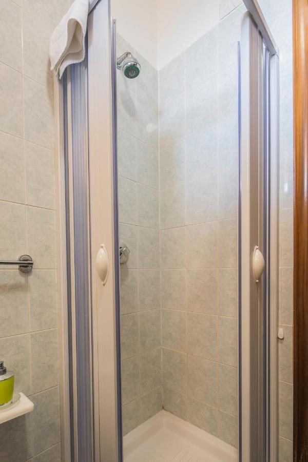 בטיפאליה Hotel Rosy מראה חיצוני תמונה