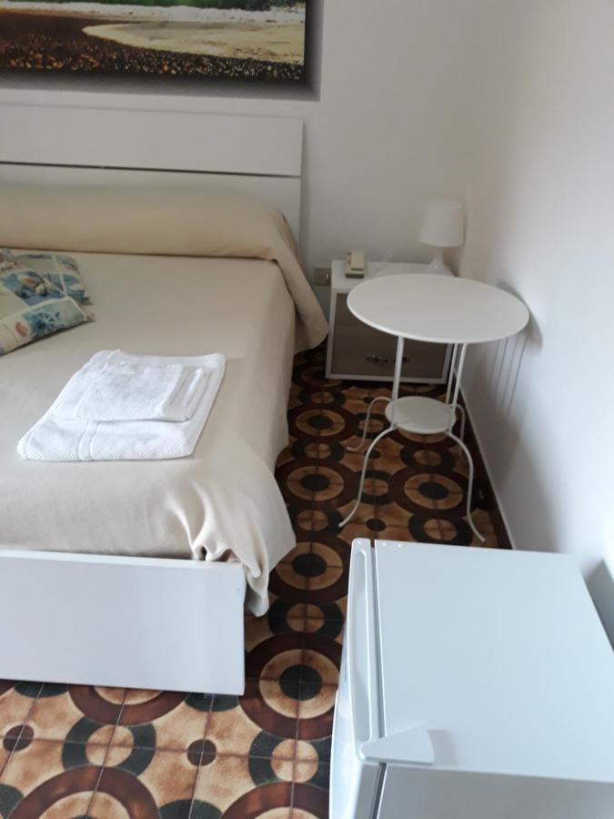 בטיפאליה Hotel Rosy מראה חיצוני תמונה